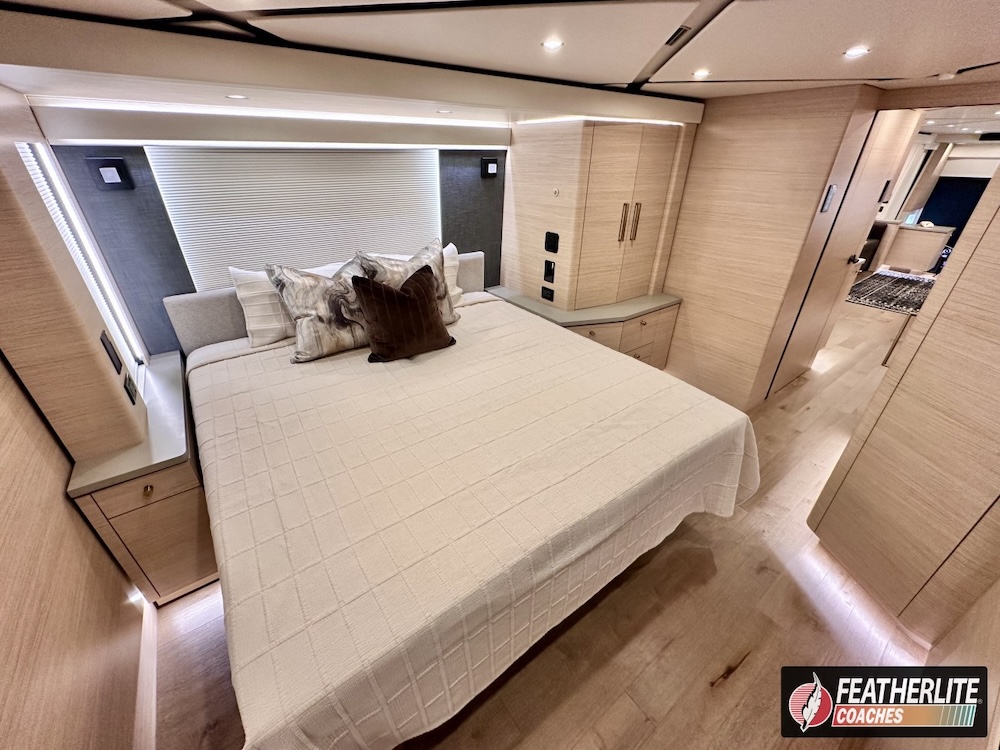 2026 Prevost Featherlite H3-45 For Sale